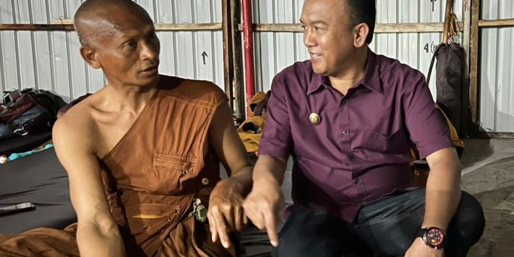 Keramahan Wakil Walikota Tegal Jumadi Sambut 32 Bhiksu Manca Negara di Kota Tegal