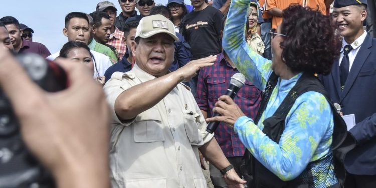 Prabowo Subianto Sambangi Pantai Pangandaran Didampingi Susi Pudjiastuti