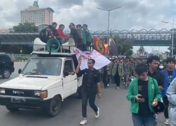 Mahasiswa Mendesak Pemakzulan Jokowi dalam Demonstrasi