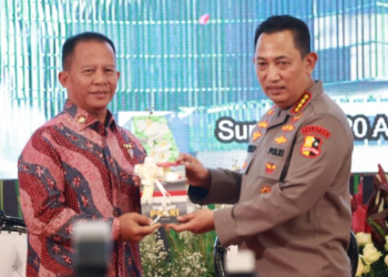 Komjen-Pol.-Purn.-Arif-Wachjunadi