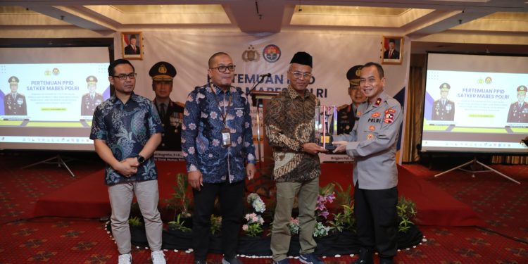Melawan Hoaks Pilkada: Polri Perkuat Literasi Informasi Publik