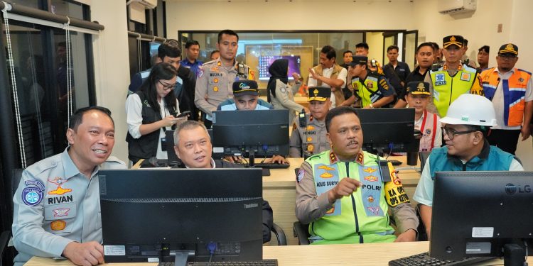 Kakorlantas dan Menhub Tinjau Pelabuhan Merak, Pastikan Kelancaran Arus Mudik