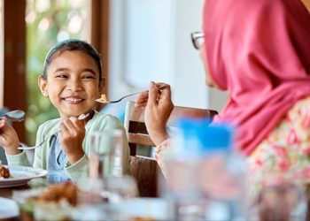 Mengatur Pola Makan yang Seimbang selama Ramadan