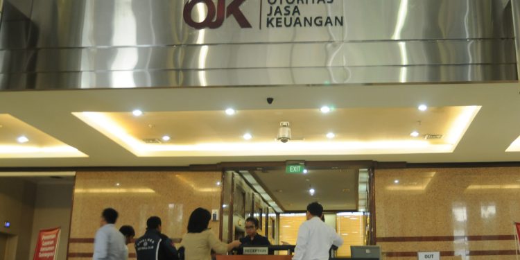 OJK Izinkan Industri Pialang Asuransi di Indonesia