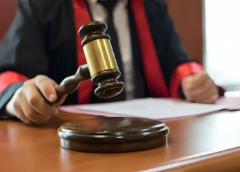 Menguak Makna Dissenting Opinion: Tinjauan Normatif dan Implikasinya terhadap Keadilan Hukum