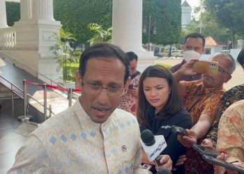 VIRAL! Presiden Jokowi Batalkan Kenaikan UKT Setelah Panggil Nadiem Makarim