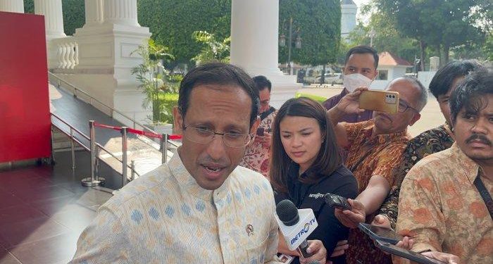 VIRAL! Presiden Jokowi Batalkan Kenaikan UKT Setelah Panggil Nadiem Makarim