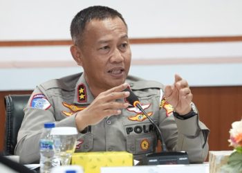 Kakorlantas Polri Irjen Pol Aan Suhanan bersama Dirut PT. Jasa Raharja dan Tim Survei kembali melanjutkan pengecekan di Pelabuhan PT ASDP Indonesia Ferry Cabang Ketapang, Banyuwangi, menjelang libur Natal dan Tahun Baru (Nataru) pada Jumat (29/11/2024)