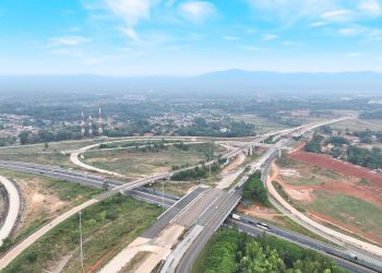 Korlantas Polri Bersinergi dengan Jasa Marga Buka Jalur Fungsional Tol Japek II Selatan untuk Arus Balik Lebaran